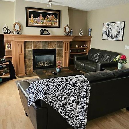 Spacious Comfortable Air-Conditioned. Near Airport! YYC Exterior foto